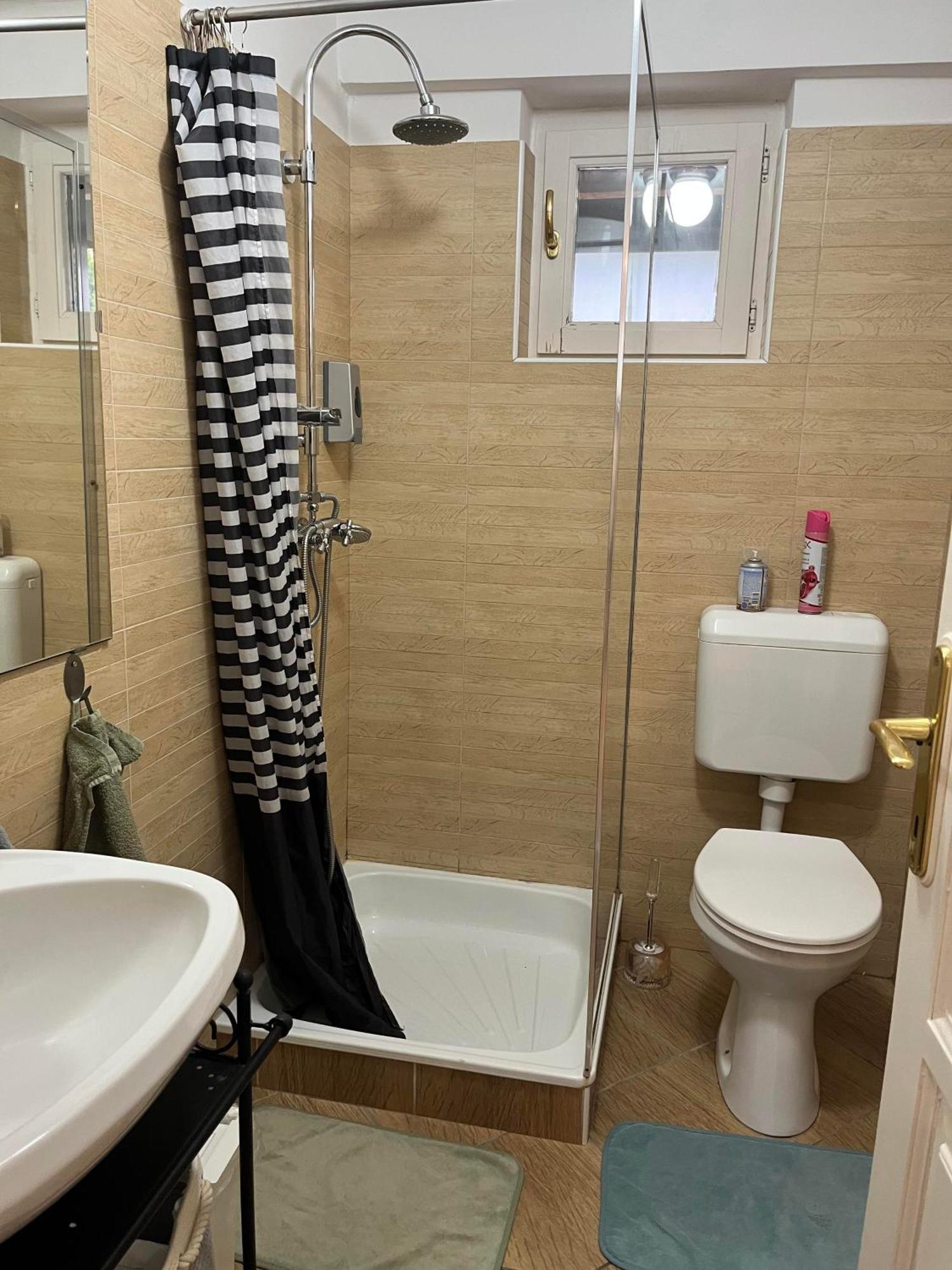 Idill Apartmanház B&B Tiszafüred Exterior foto